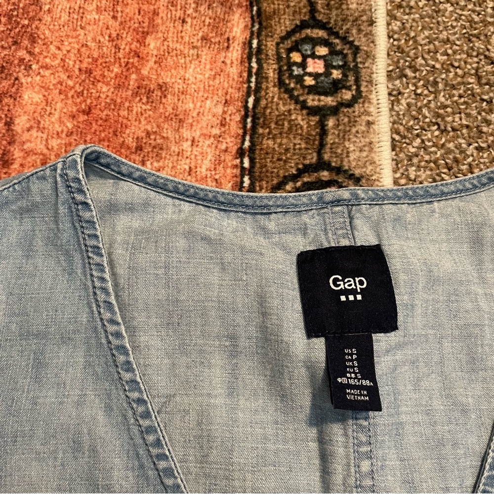 GAP chambray tank - Picture 6 of 9